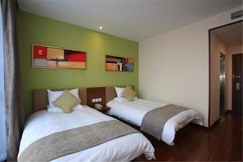 Ji Xujiahui Yishan Road 4*