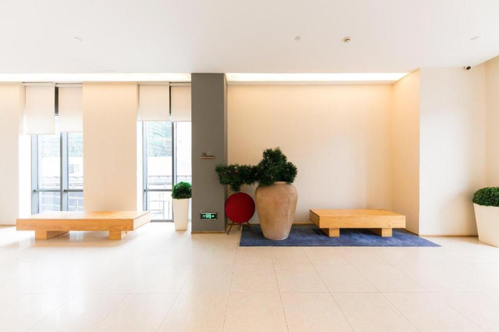 Ji Xujiahui Yishan Road 4* Shanghai