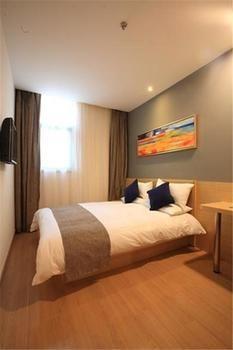 Ji Xujiahui Yishan Road 4*